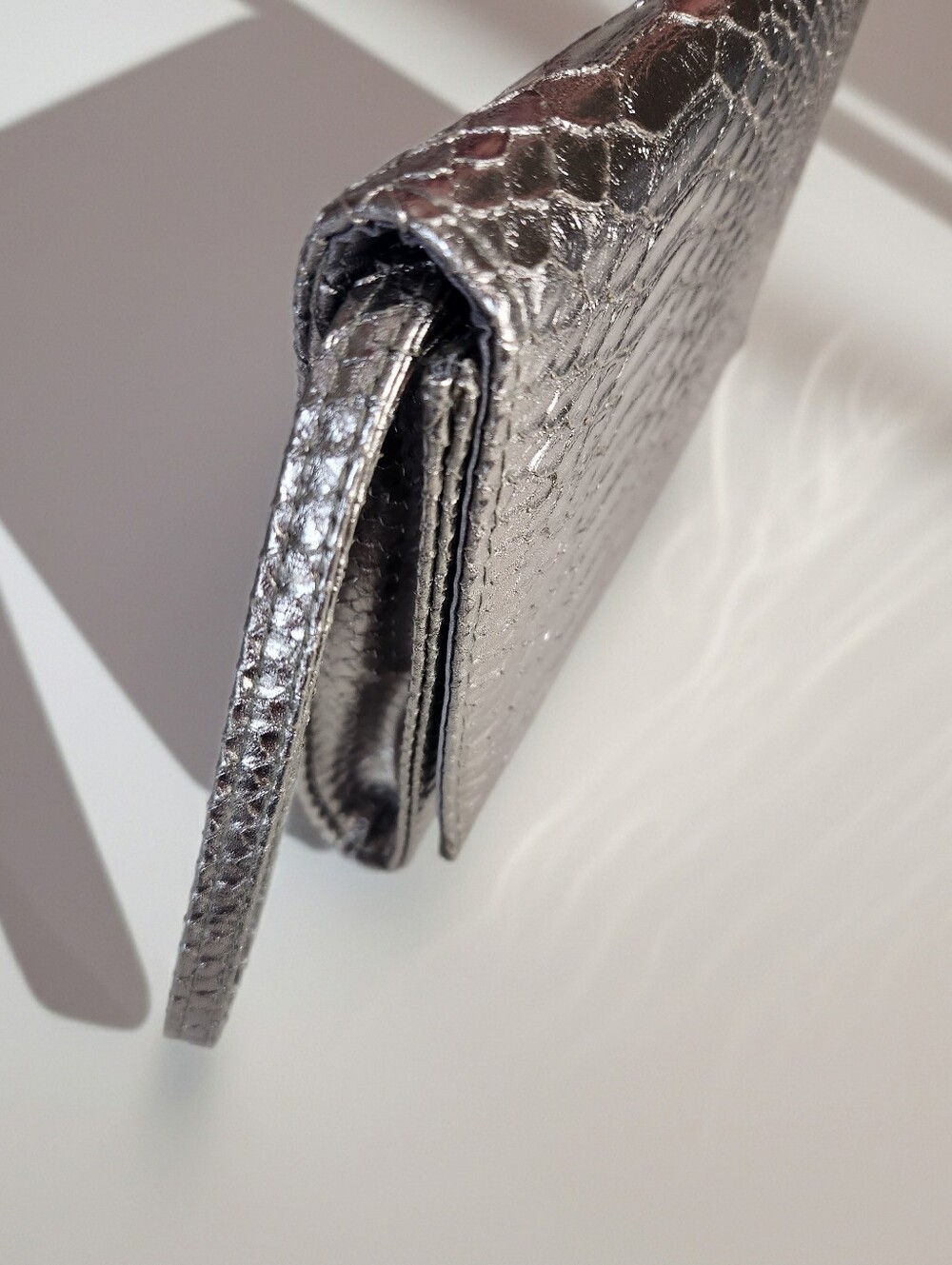 Neiman Marcus Clutch Purse Silver Metallic Crocodile Faux Leather Wristlet - Picture 7 of 10